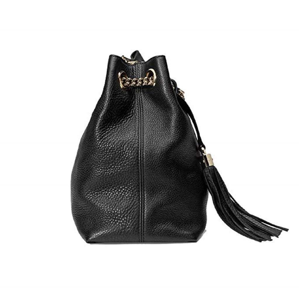 Gucci Gucci GG Pebbled Calfskin Medium Soho Gold Chain Shoulder Bag Black Black Leather Never worn - Model View