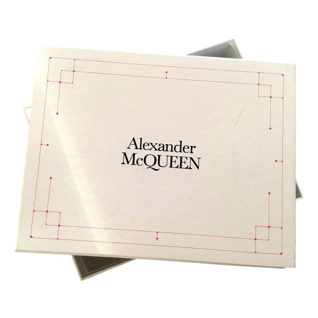 Alexander McQueen Alexander McQueen Curve Soft Ivory Black Calfskin Bucket Bag White Leather Never worn - Box View