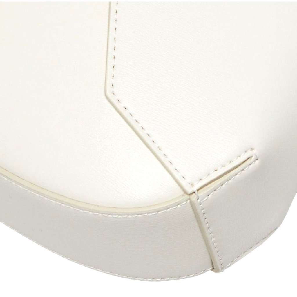 Alexander McQueen Alexander McQueen The Jewelled Hobo Bag in White Leather with Silver Knuckle White Leather Never worn - Model View