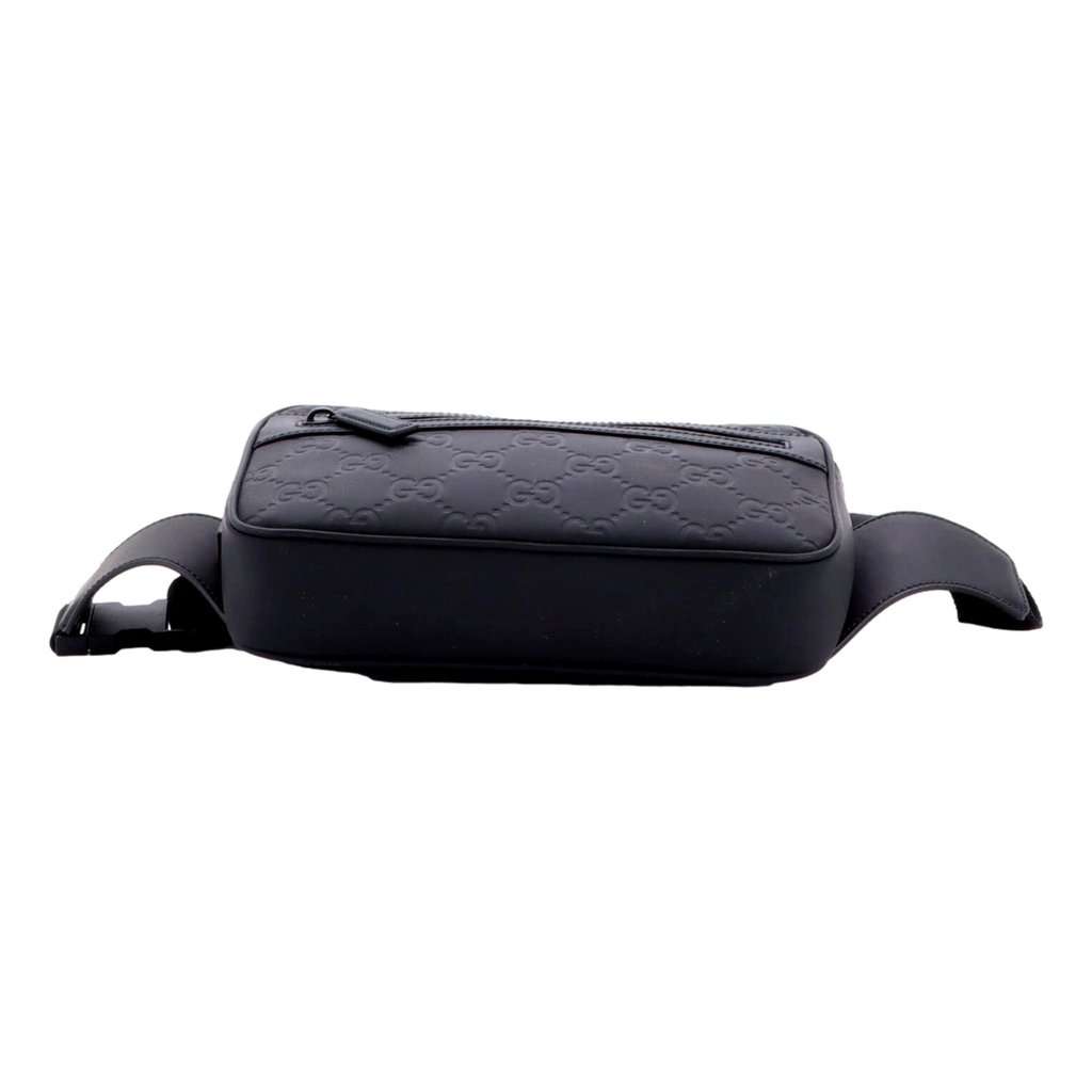 Gucci Gucci GG Rubber Effect Small Belt Bag Body Bag Waist Pouch Black Black Leather Never worn - Model View