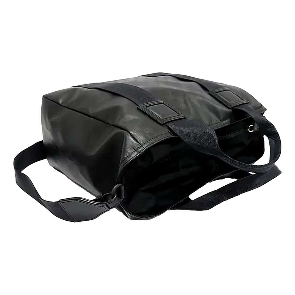 Gucci Gucci GG Crystal Black Canvas Travel Tote Bag Black Canvas Never worn - Model View