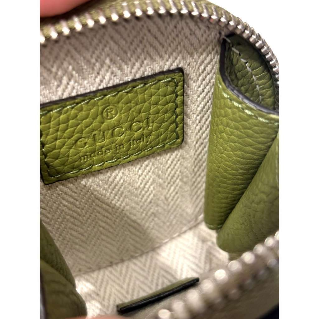 Gucci Gucci Round Coin Case Keychain Calf Leather Lime Green Pouch Green Leather Never worn - Inside View