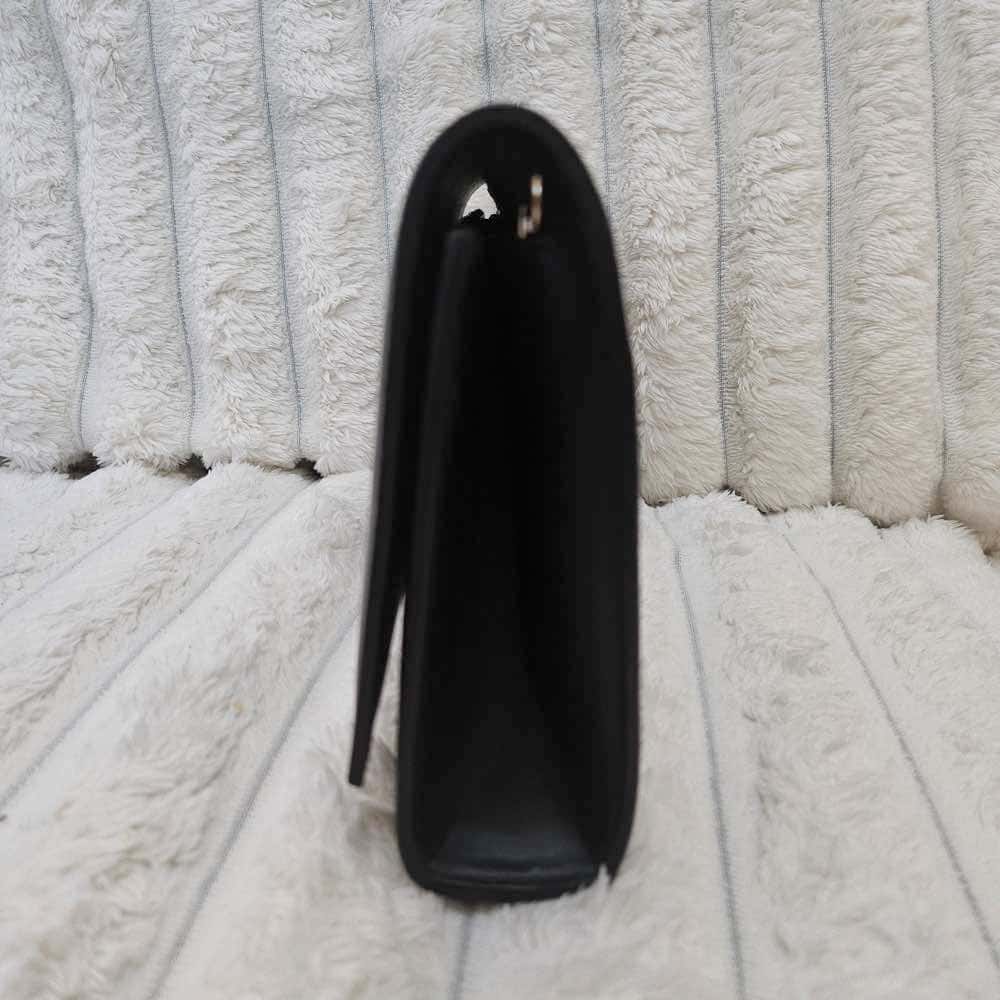 Saint Laurent Kate Clutch Black Leather Gold Good - Model View