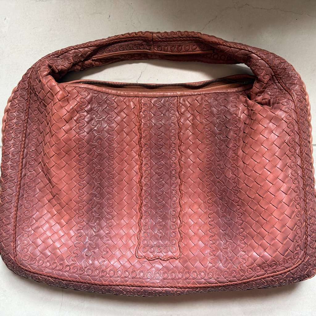 Bottega Veneta Intrecciato Hobo Bag Pink Leather Good condition - Back View