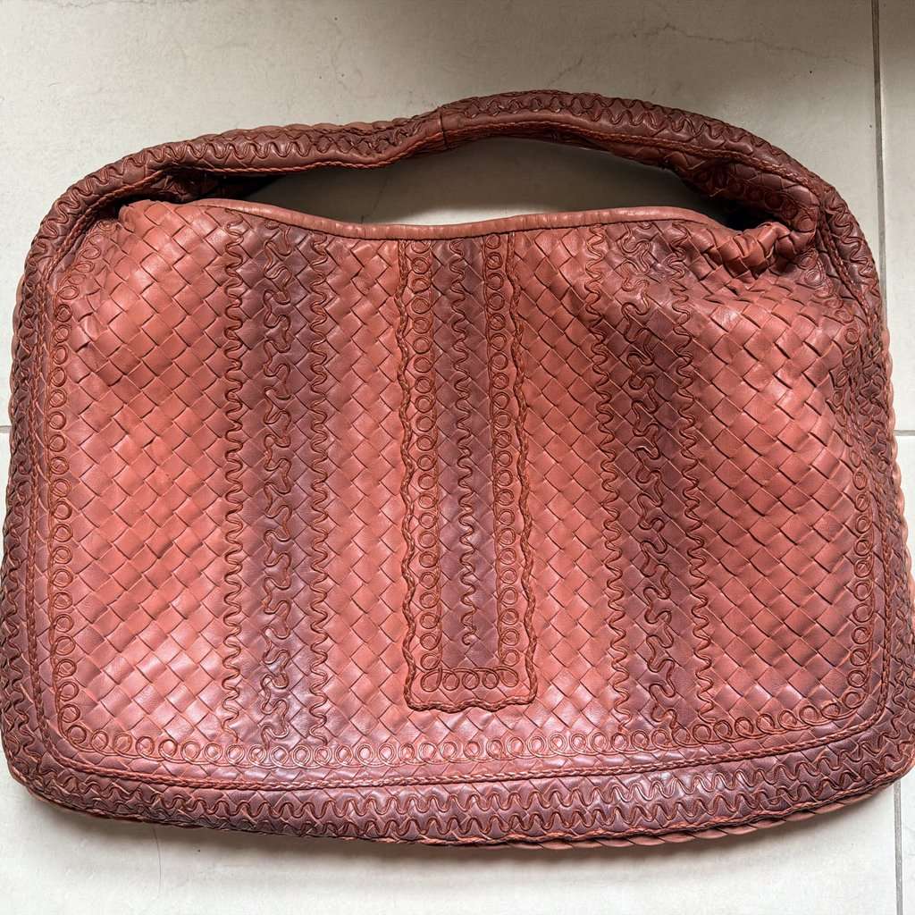 Bottega Veneta Intrecciato Hobo Bag Pink Leather Good condition - Inside View