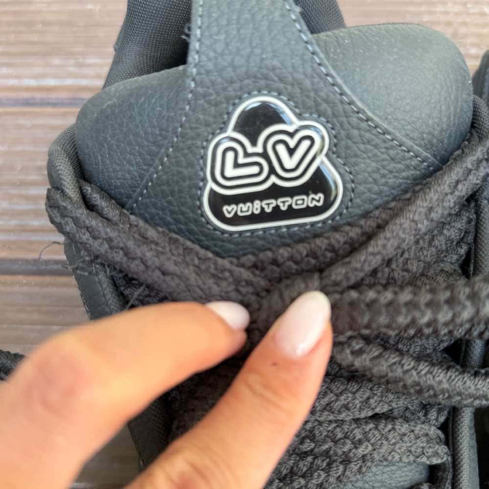 Louis Vuitton LV Skate Black Leather Very good - Inside View