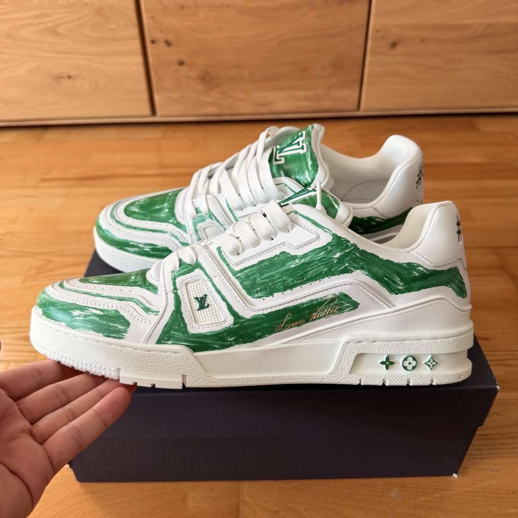 Louis Vuitton LV Trainer Green Leather Never worn - Back View