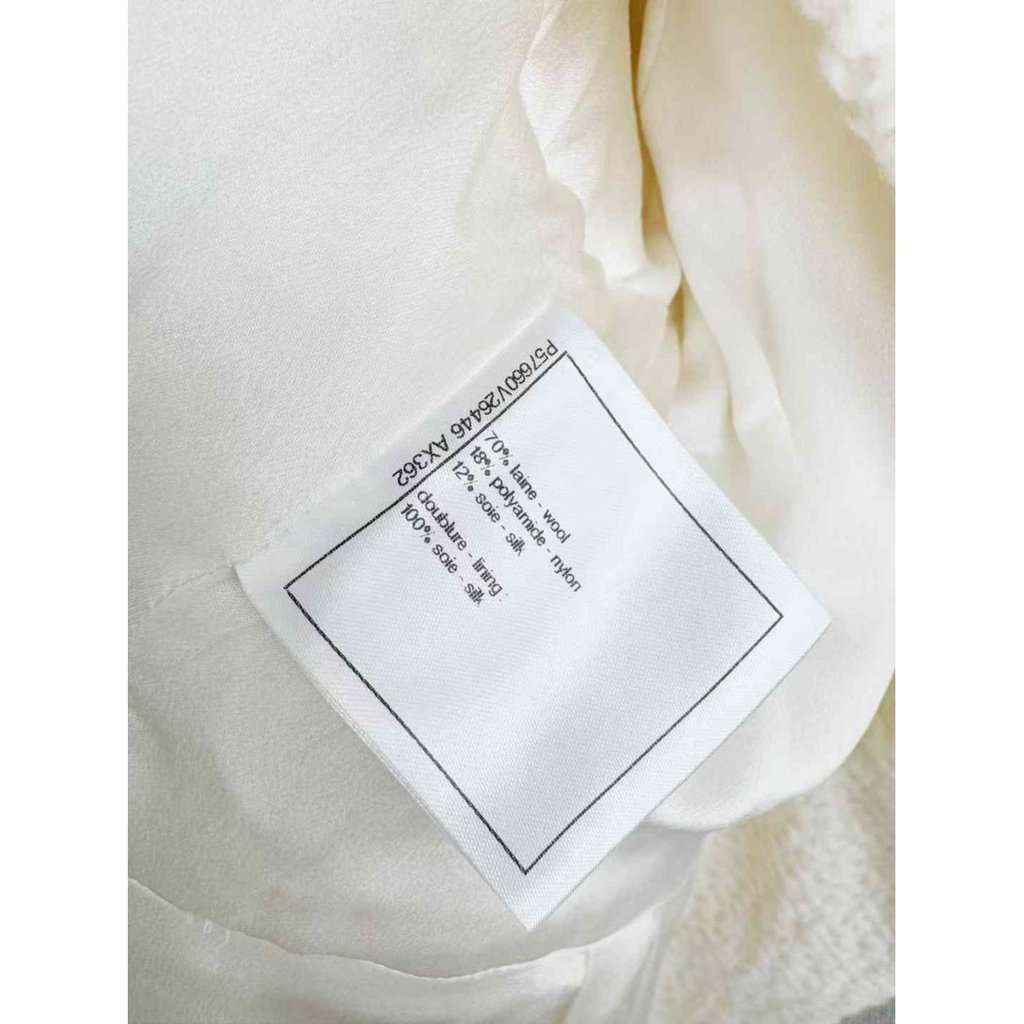 Chanel White Wool Coat White Wool Very good - Box View