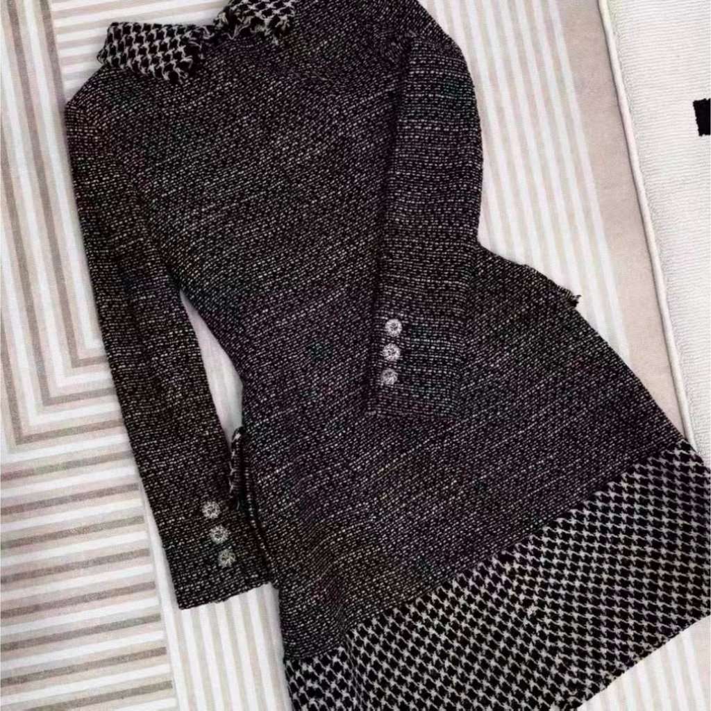 Chanel Wool Dress MultiColor Wool Very good - Back View