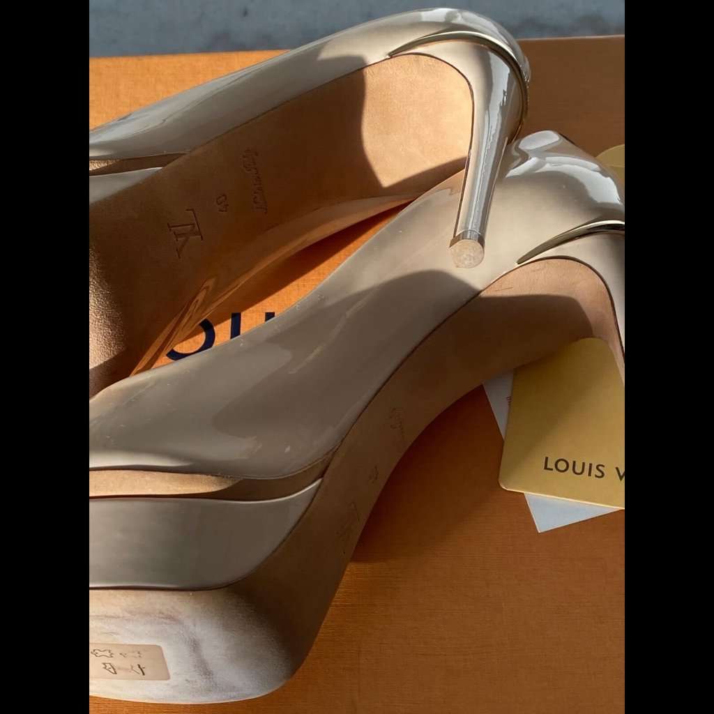 Louis Vuitton Talon Louis Vuitton Beige Leather Never worn, with tag - Inside View