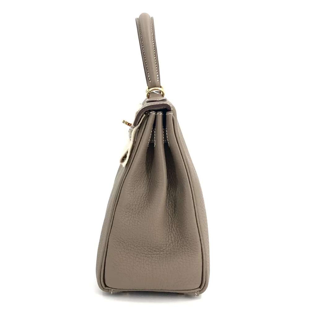 Hermès 2022 (Stamp U) Size 25 Togo leather Kelly Etoupe in Color with Gold Hardware Beige Leather Very good - Model View