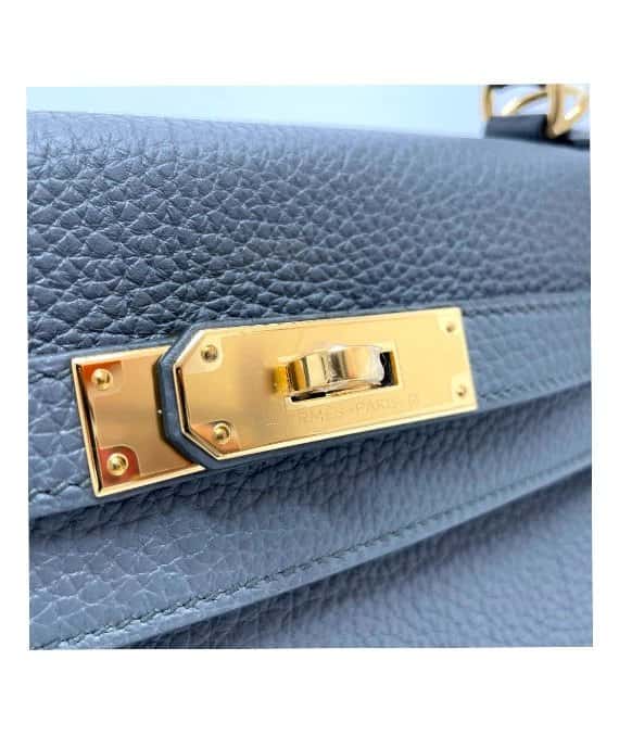 Hermès (Stamp U) Size 28 Togo leather Kelly in Vert Amande Gray Color with Gold Hardware Grey Leather Never worn - Inside View