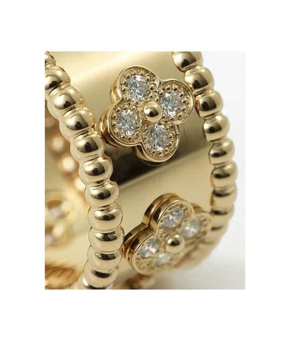 Van Cleef & Arpels Perlée Clover 18k Yellow Gold Diamond Ring Yellow Gold Never worn - Model View