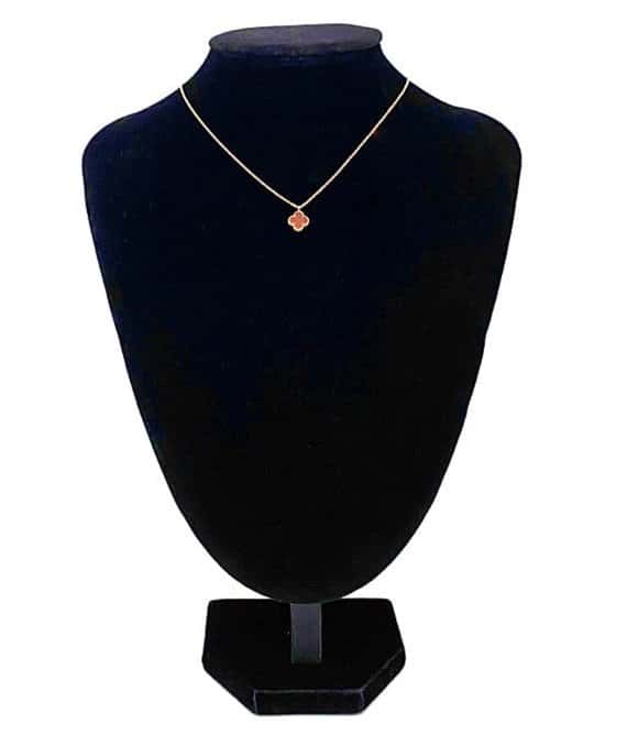 Van Cleef & Arpels Sweet Alhambra Mini Necklace with Orange Stone Pendant in 18k Yellow Gold Yellow Gold Very good - Model View