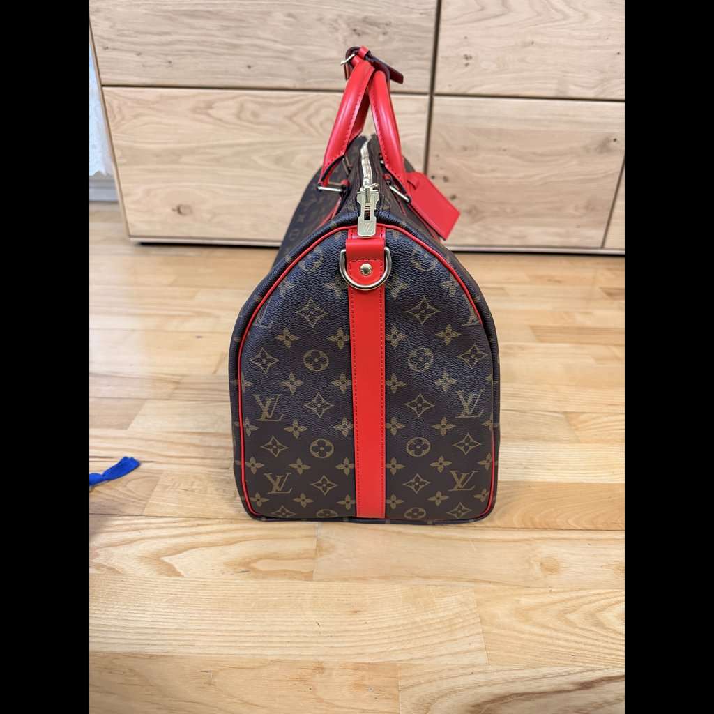 Louis Vuitton Keepall 50 Brown Never worn - Model View