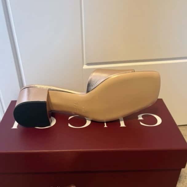 Gucci Sandal Heels Gold Leather Never worn, with tag - Inside View