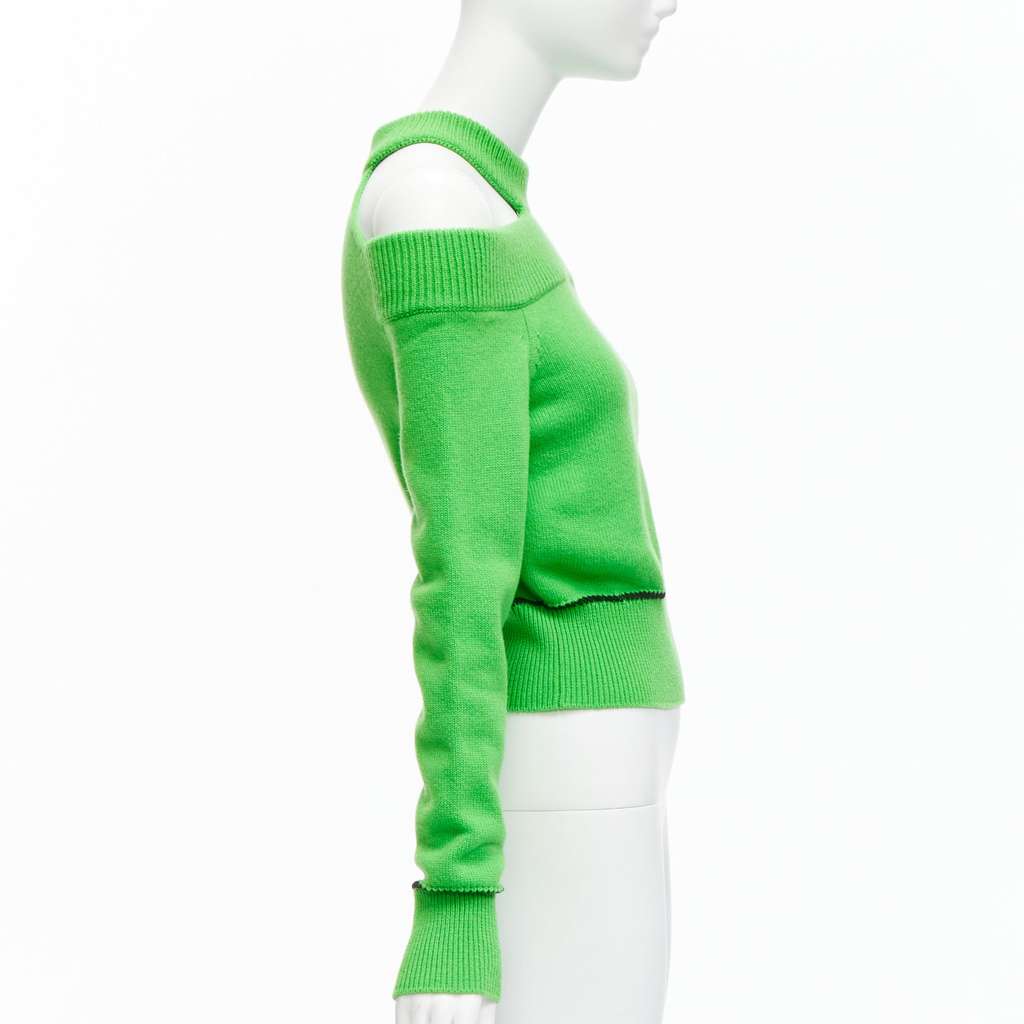 Alexander McQueen Green Cold Shoulder Green Wool Never worn - Model View