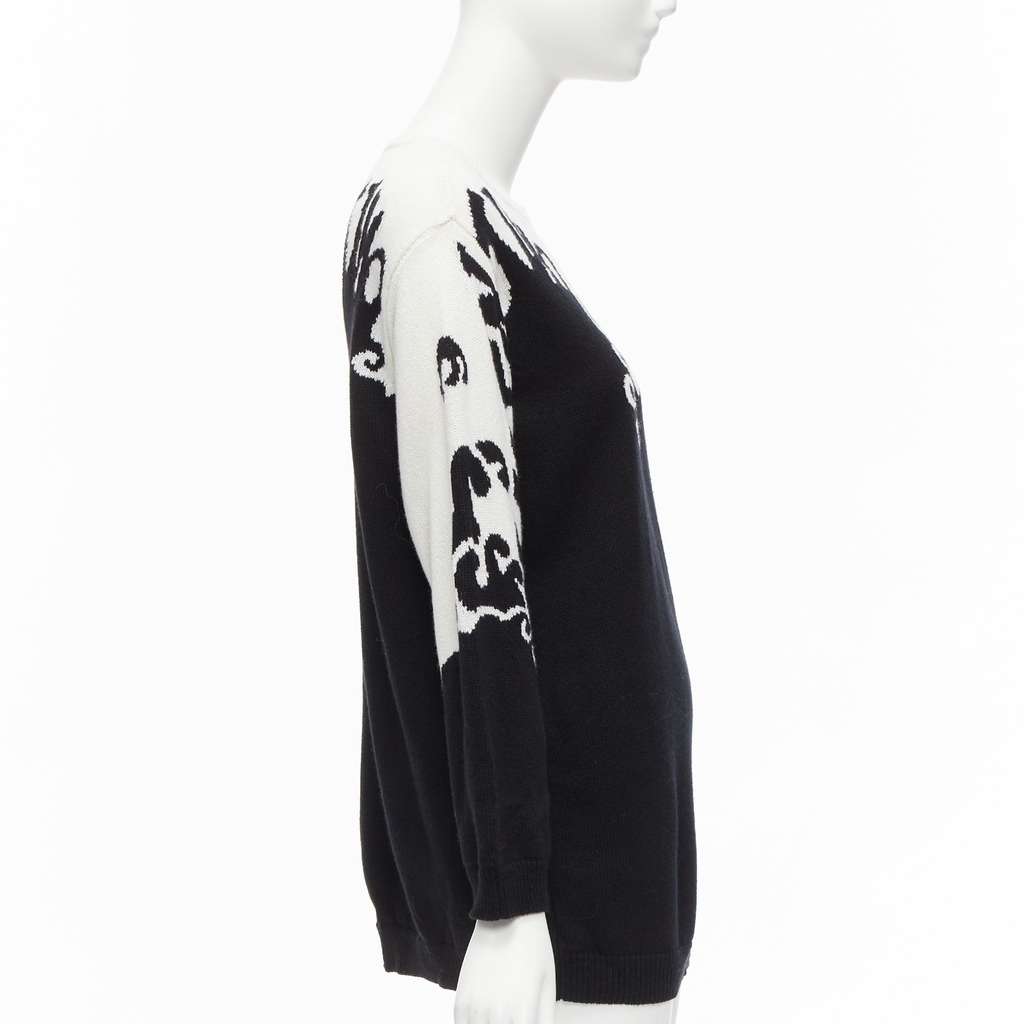 Valentino Garavani Waves Graphic Sweater Black Cashmere Never worn - Model View