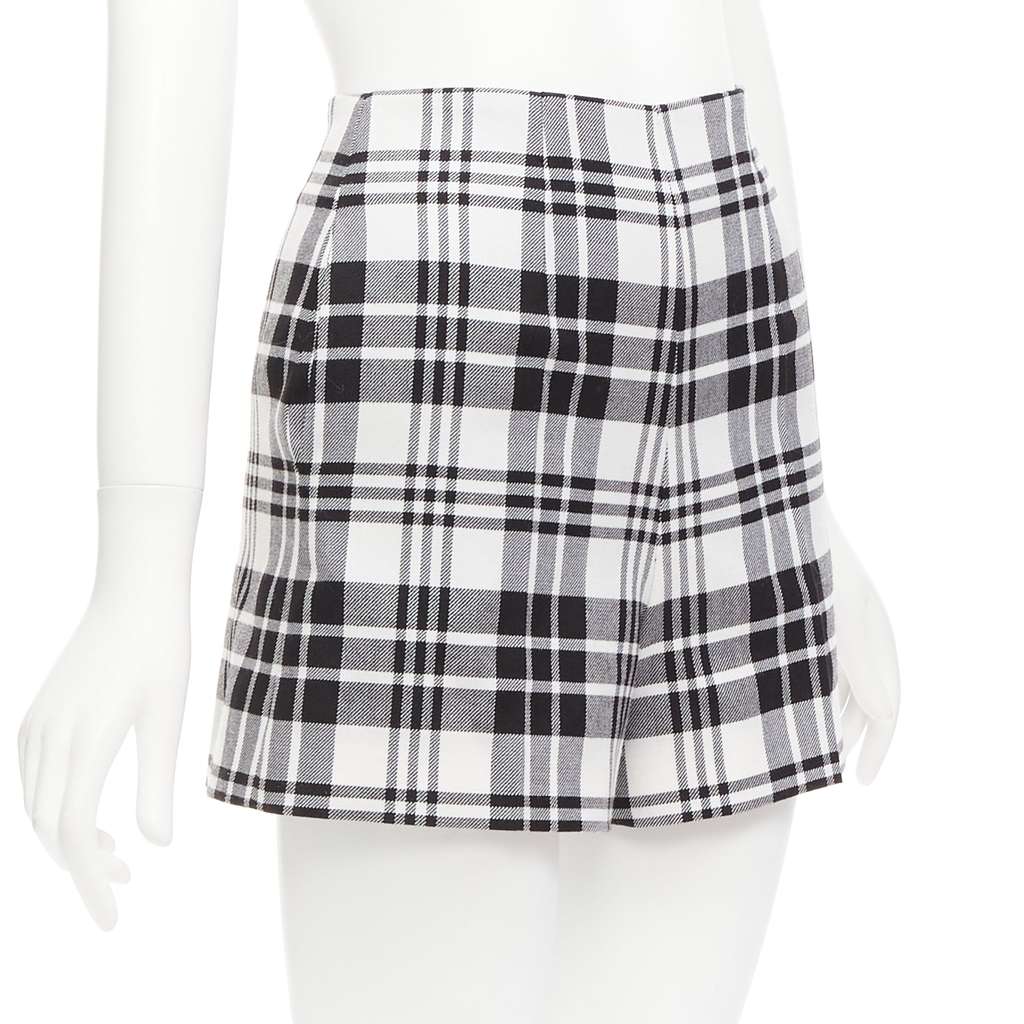 Dior Checked Wool Shorts Black Wool Never worn - Inside View