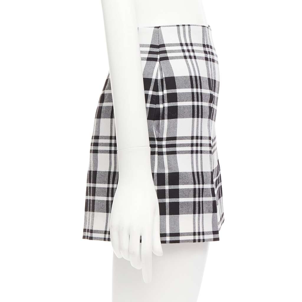 Dior Checked Wool Shorts Black Wool Never worn - Model View