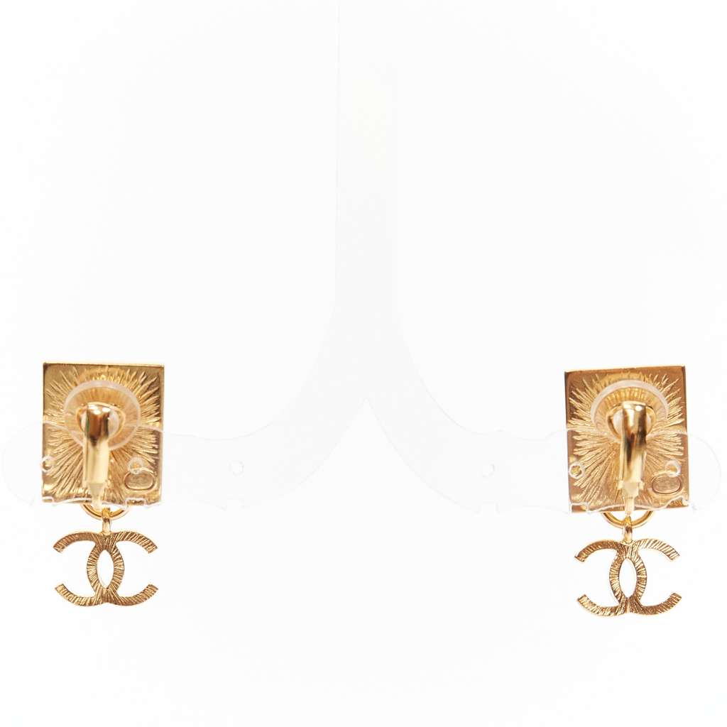 Chanel Lion Head Earrings Gold Metal Never worn - Inside View