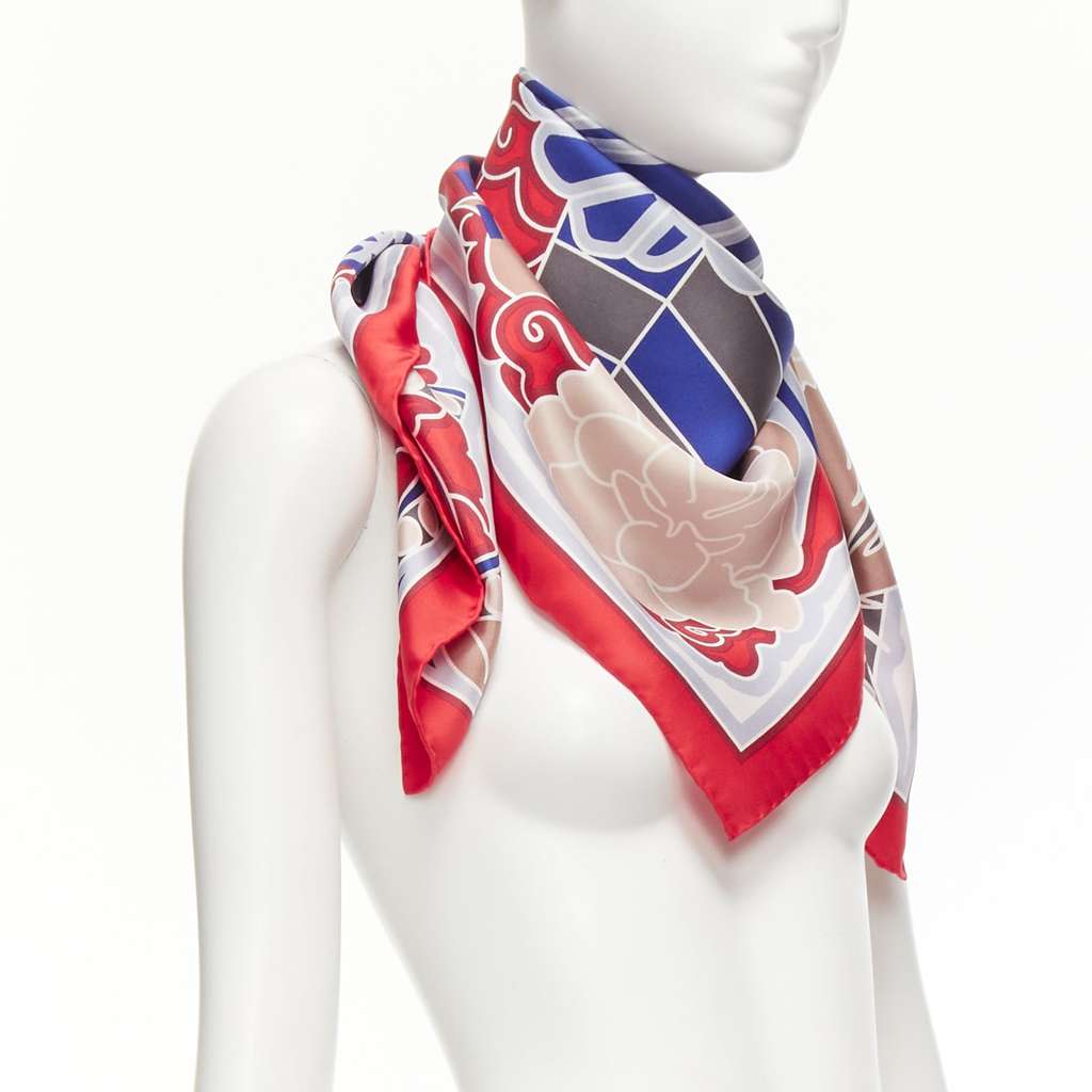 Chanel Lion Palm Scarf Red Silk Never worn - Inside View