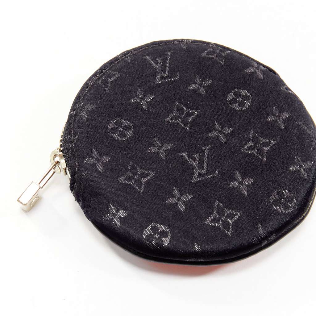 Louis Vuitton Apple Coin Pouch Black Very good - Inside View