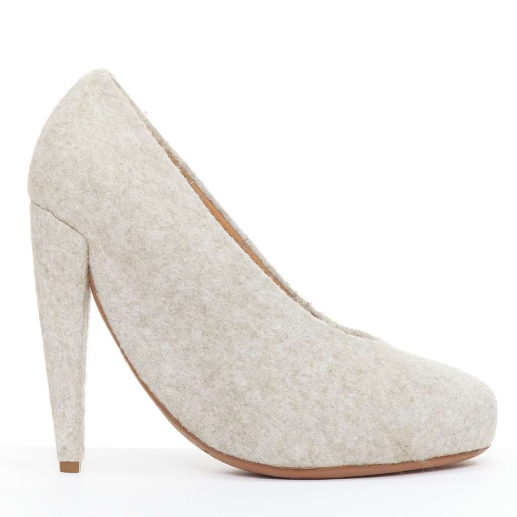 Maison Martin Margiela Grey Felt Pumps Grey Very good - Front View