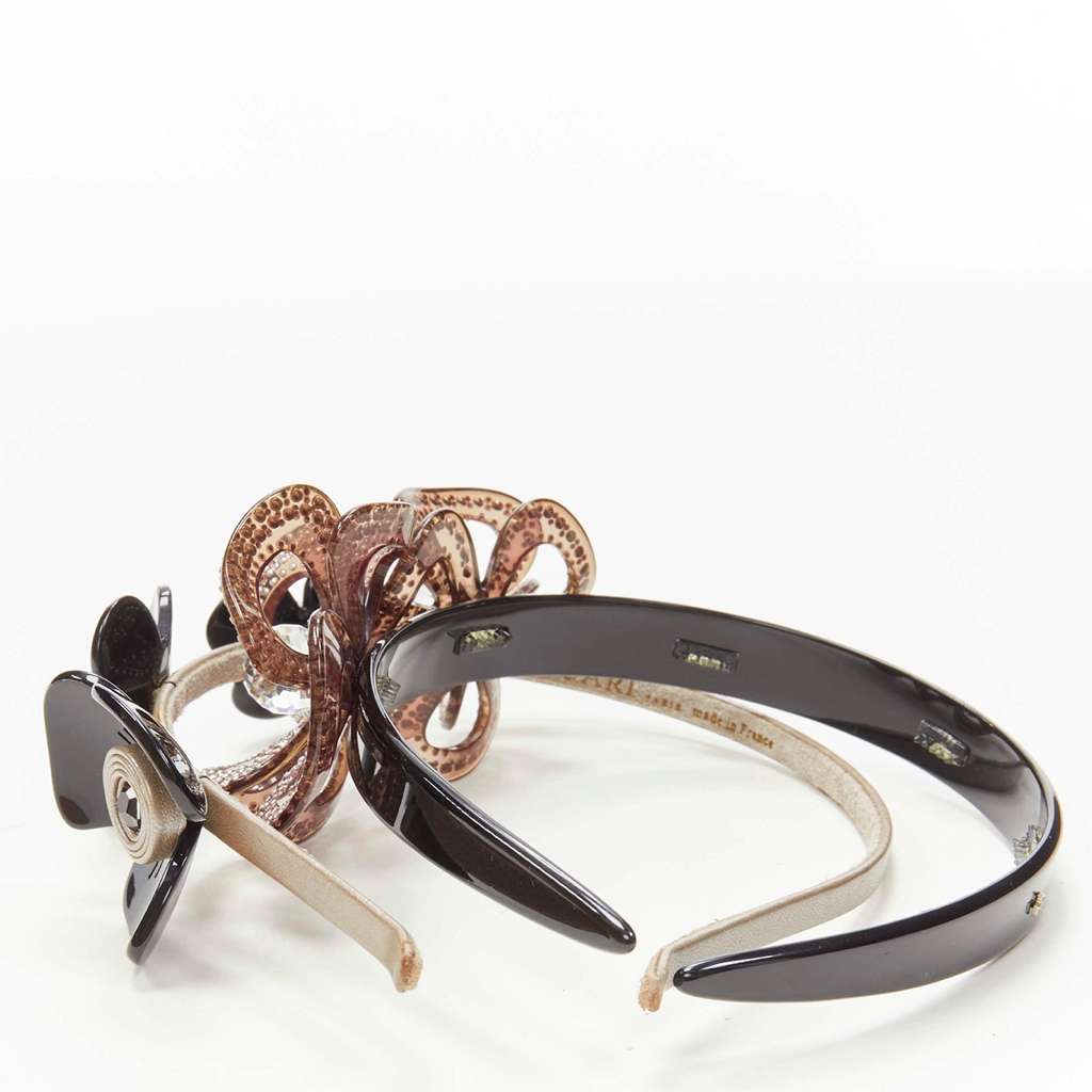 Unsigned Layered Flower Band Black Plastic Very good - Model View