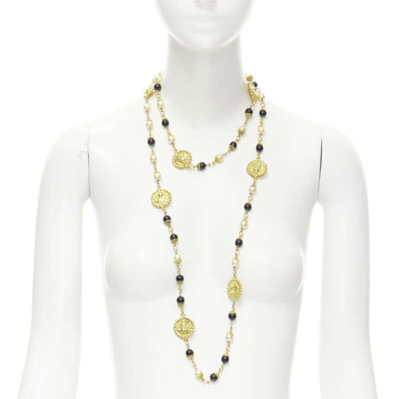 Chanel Lion Head Necklace Gold Metal Very good - Front View