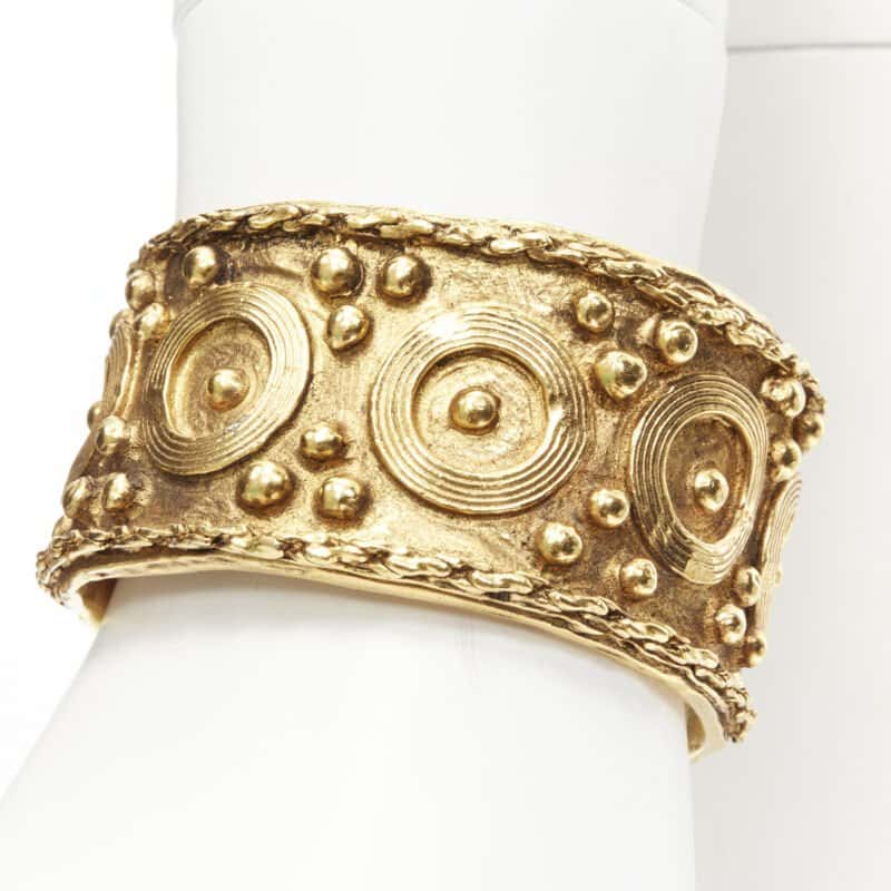 Chanel Etruscan Ornate Gold Cuff Gold Metal Very good condition - Back View