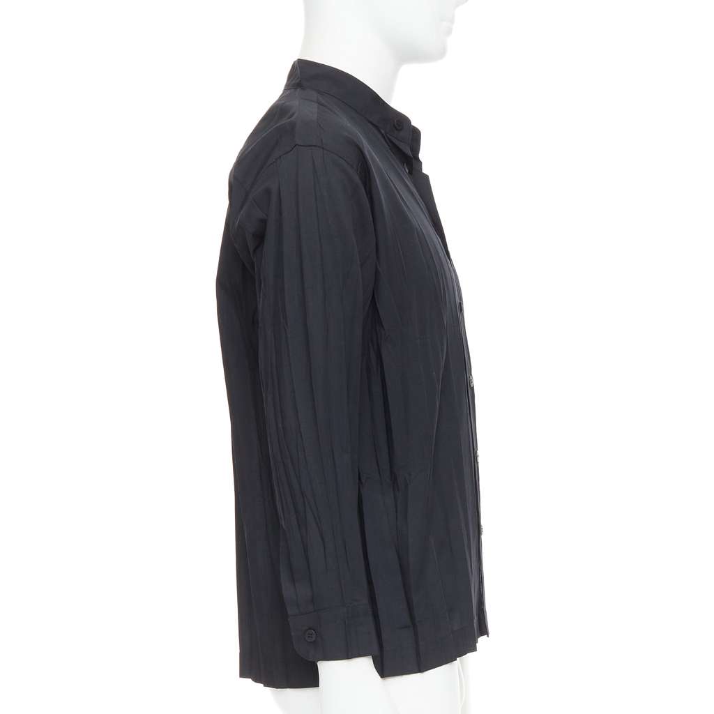Issey Miyake Pleated Button Shirt Black Polyester Very good - Model View