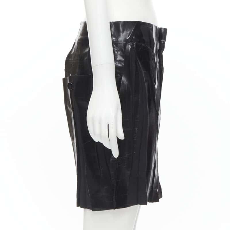 Issey Miyake Lacquered Mini Skirt Black Cotton Very good - Model View