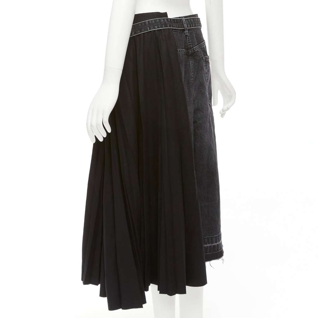 Sacai Denim Pleats Shorts Black Cotton Never worn - Box View