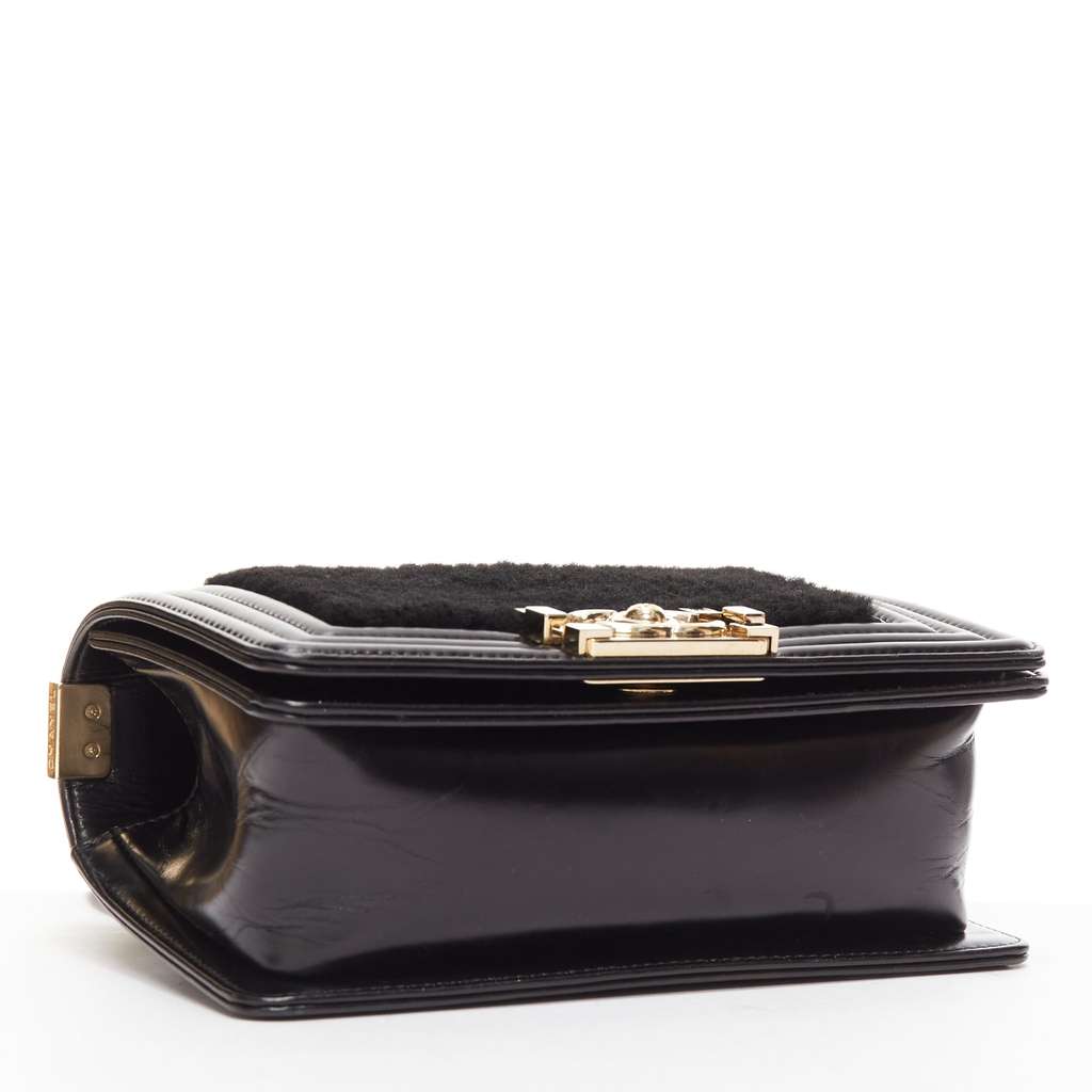 Chanel Boy Small Black Leather Very good - Box View