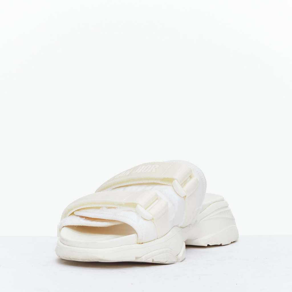 Dior D-Wander Beige Good - Model View