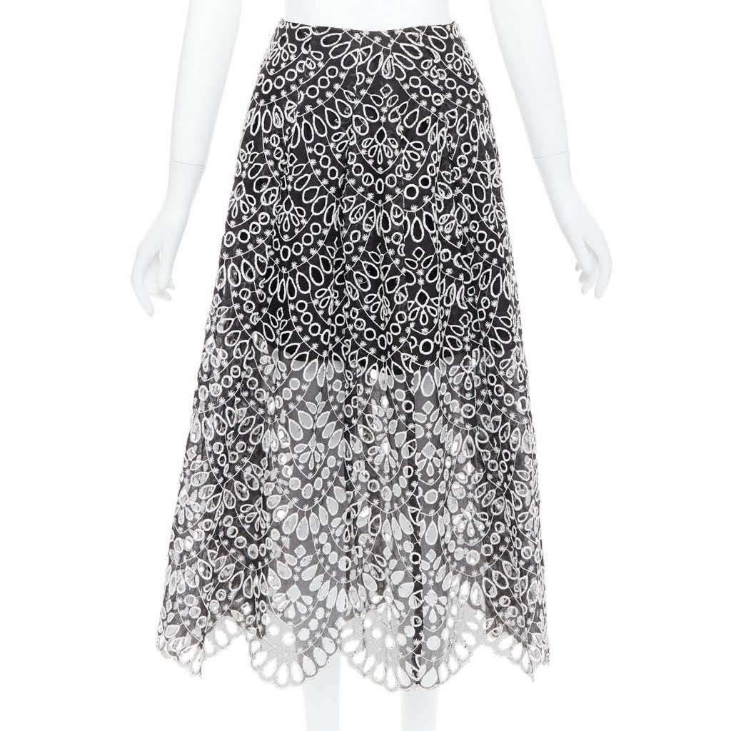 Oscar De La Renta Embroidery Anglais Skirt Black Silk Never worn - Front View