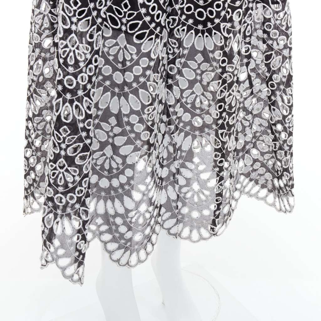 Oscar De La Renta Embroidery Anglais Skirt Black Silk Never worn - Back View