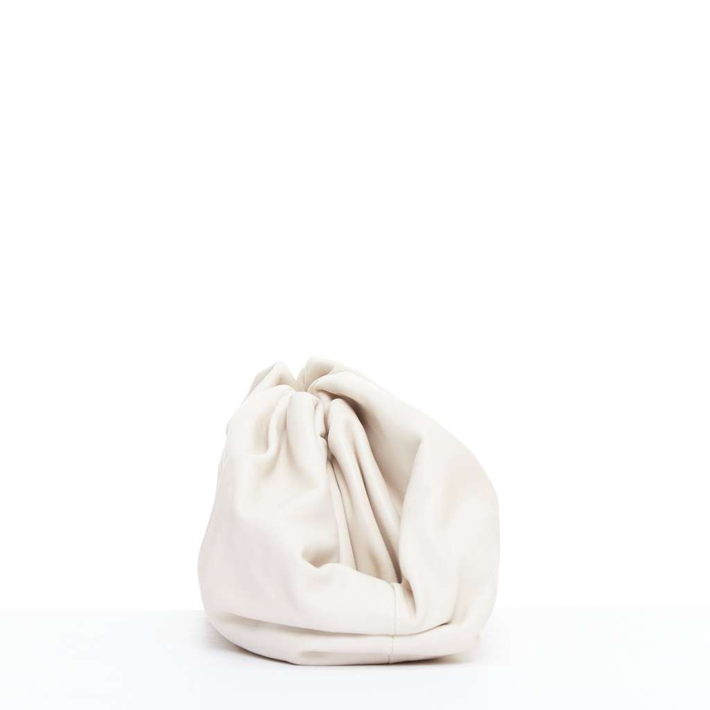 Bottega Veneta Pouch Ecru Leather Very good - Model View
