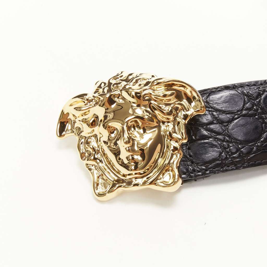 Versace Medusa Coin Black Belt Black Leather Never worn, with tag - Box View