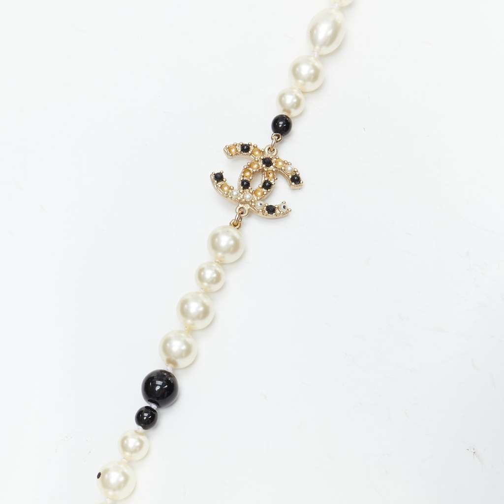 Chanel Camelia Pearl Necklace Black Pearl Good - Inside View