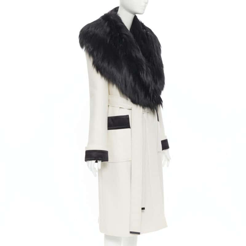 Tom Ford White Fox Fur Robe Coat White Wool Very good - Model View