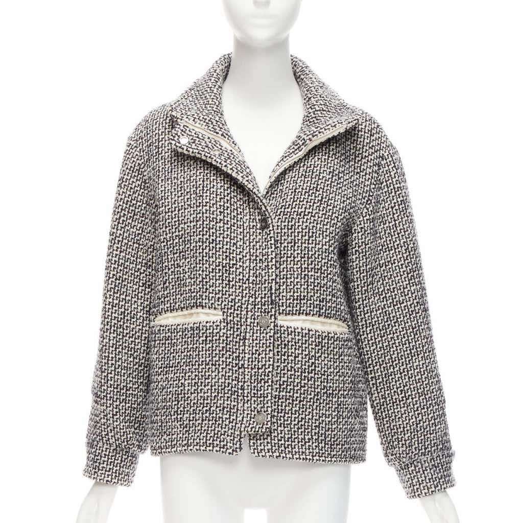 Chanel Reversible Tweed Puffer Coat White Wool Good condition - Front View