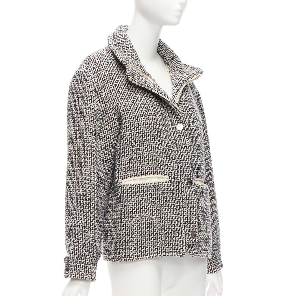 Chanel Reversible Tweed Puffer Coat White Wool Good condition - Model View