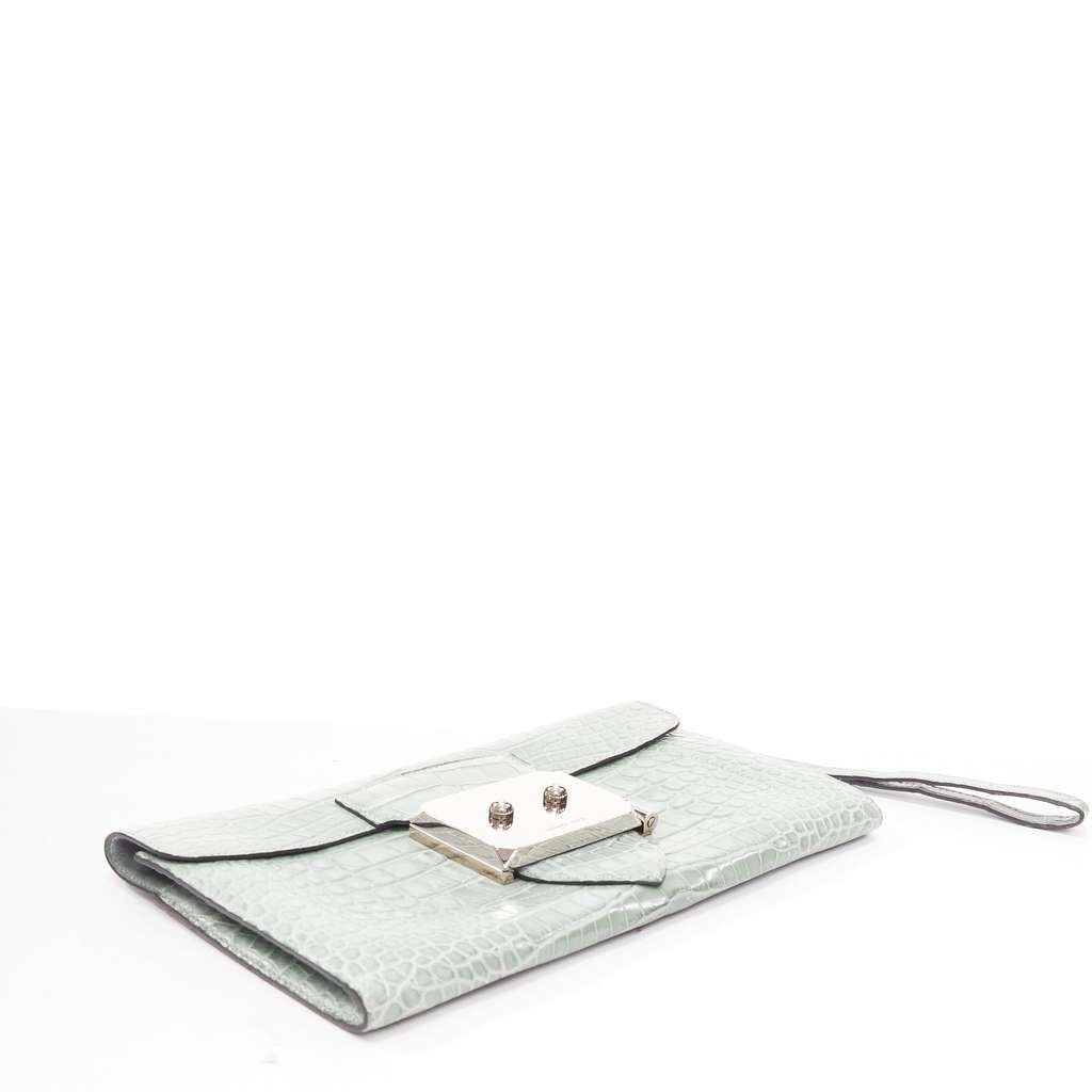 Hermès Goodlock Green Leather Good - Box View