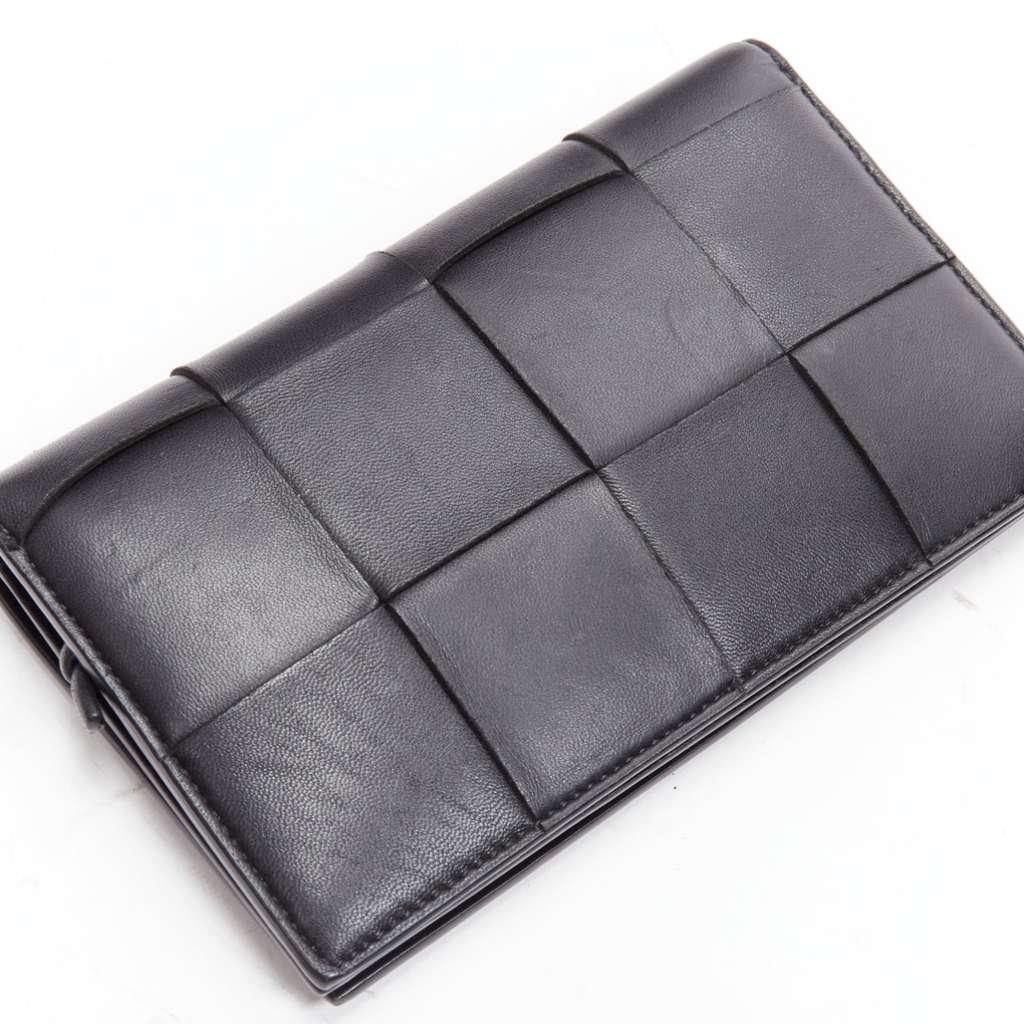 Bottega Veneta Cassette Black Leather Good - Box View