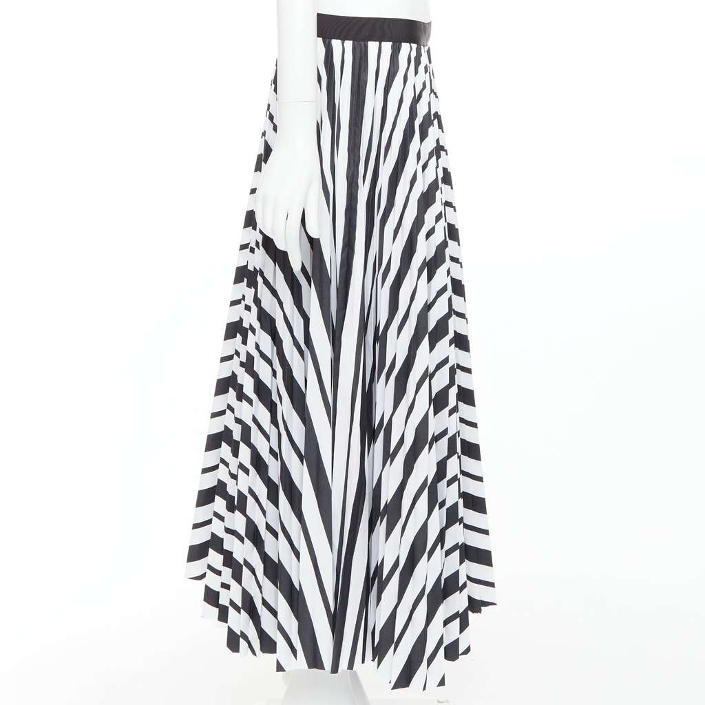 Sacai Ribbon Pleated Skirt Black Polyester Very good - Model View