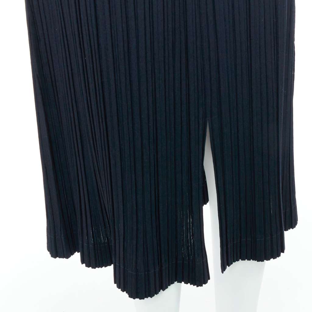Issey Miyake Pleated Wool Skirt Black Wool Very good - Back View