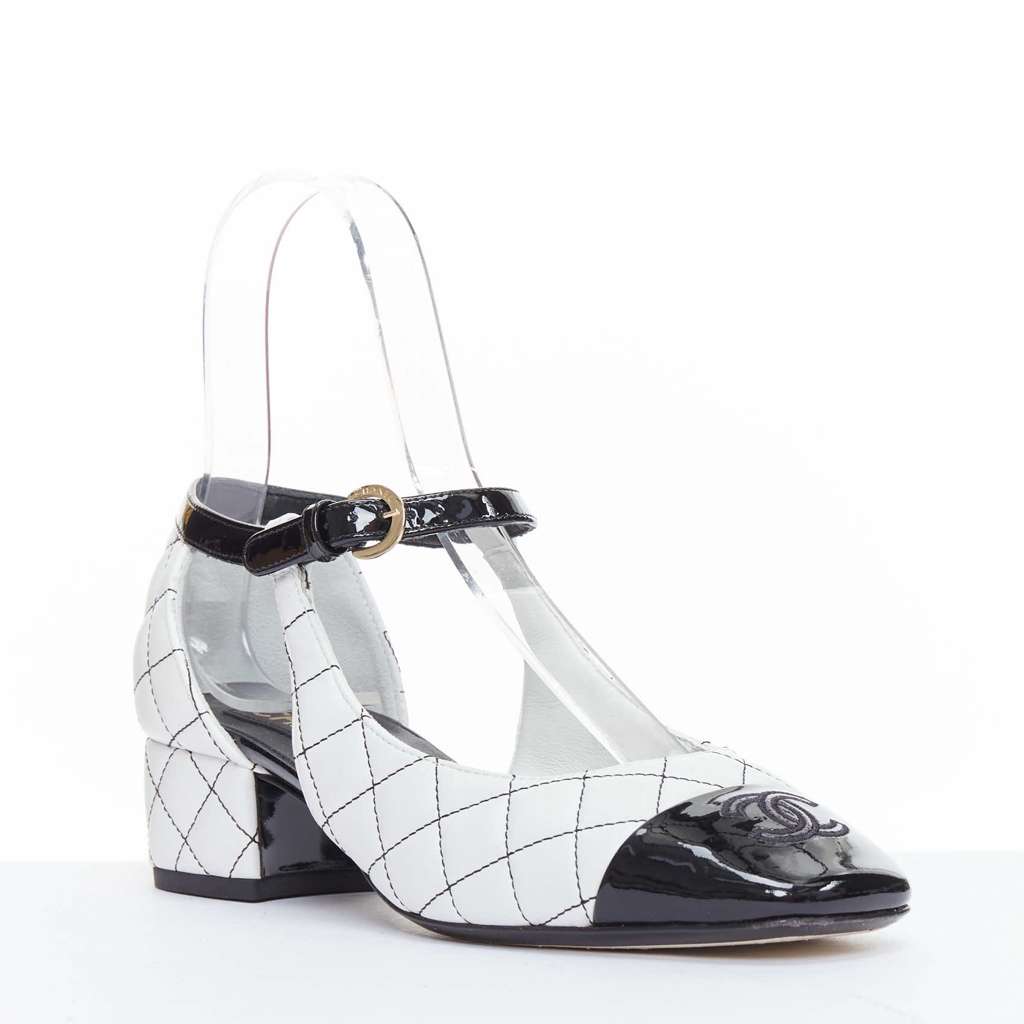 Chanel Studded Wingtip Flats Black Leather Never worn - Back View