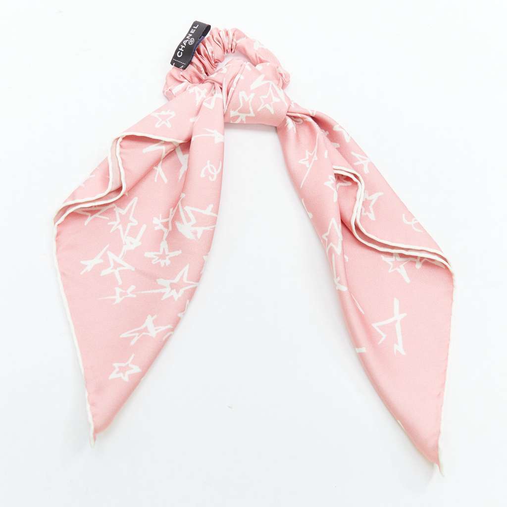 Chanel Silk Star Scrunchie Pink Very good - Model View